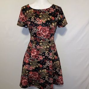 Forever 21 Floral Print Short Sleeve Mini Dress